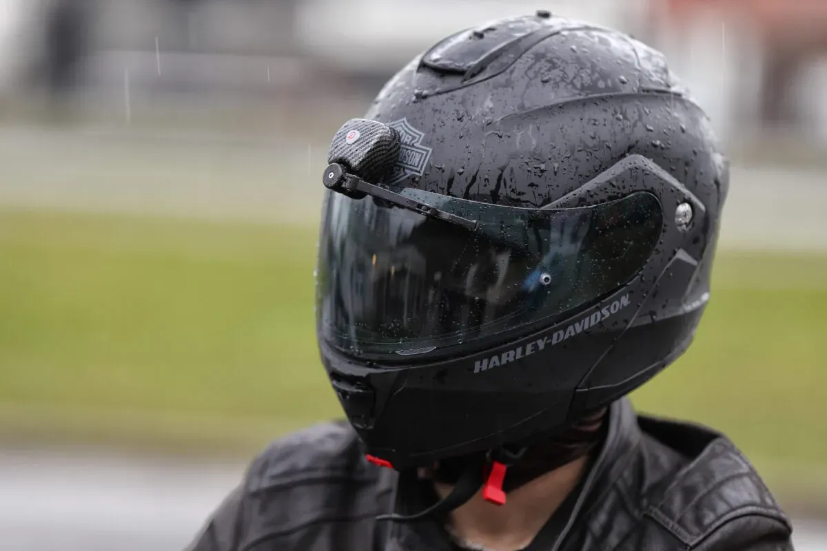 Mini Electric Helmet Wiper – Clear Vision for Every Ride